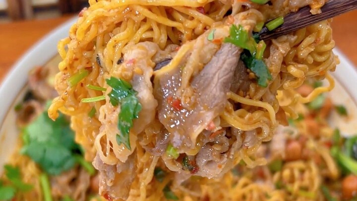 Mie instan kukus sangat lezat