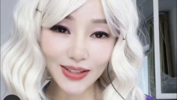 This time I’m going for a “pure yet seductive” look. Do I look good?