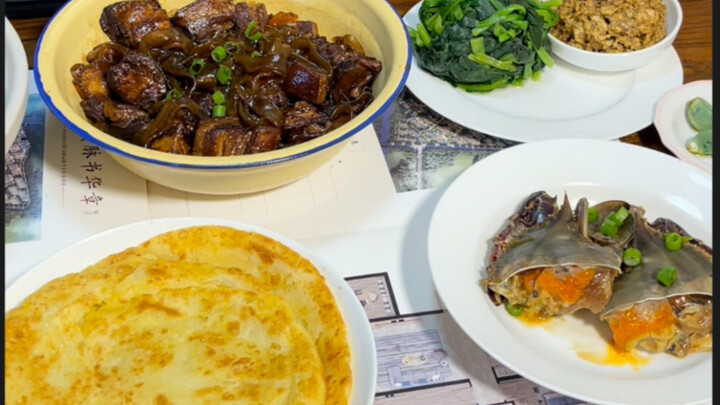 السماء أجمل ما تكون عندما يوشك الليل أن يحلّ، والعمة أشدّ جاذبية عندما توشك أن تُسكر.