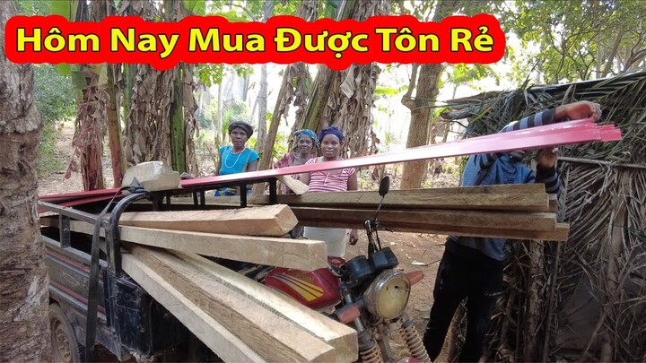 Xóm Rừng Châu Phi Nhận Một Xe Tôn đầy để lợp nhà||2Q Vlogs Cuộc Sống Châu Phi