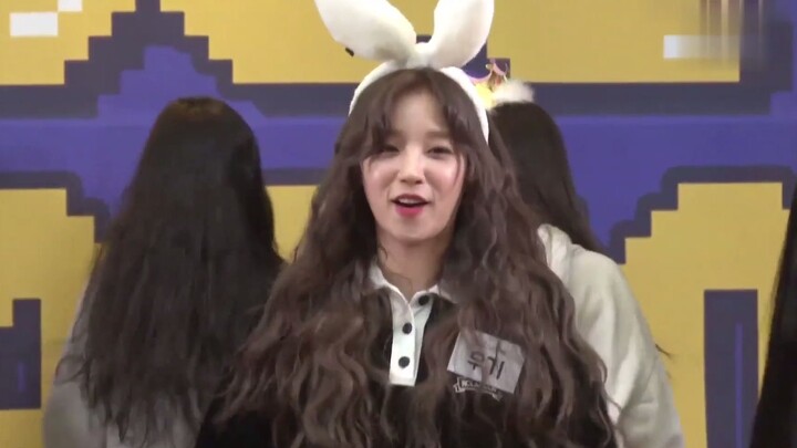 [(G)I-DLE] Điệu nhảy ngẫu nhiên thật tuyệt đẹp và đôi tai thỏ của Yuqi thật dễ thương!