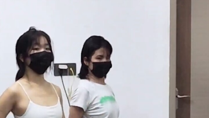 [Private lesson 35min] Foot-stepping + hip-hip movements, no editing so it’s not very coordinated ha