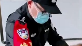 A stray dog single-handedly infiltrates the police force and successfully becomes a police dog. #Pol