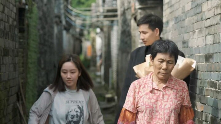 المرة الأولى في موعد مُرَتَّب: واجهت يوميات ماكو