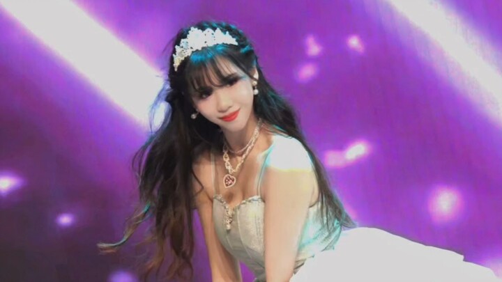 Perfect Night✨ The Little Princess on Zhejiang University’s Stage 👸🏻