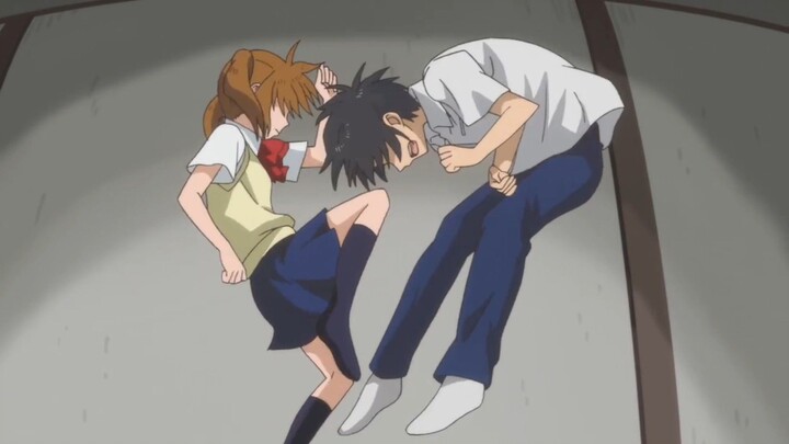 Cewek marah brutal, karena insiden pencurian yang tidak bisa