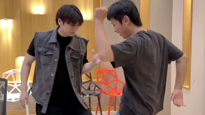 พี่เปี้ยนเก๋อเต้นเก่งนะ