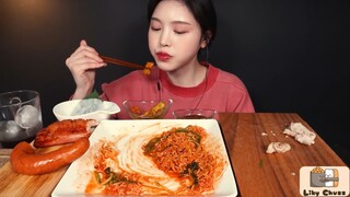 Thêm lớp phủ bạn muốn ăn vào Jjolbi Bimmyeon và trình diễn Hororok Mukbang! #amthuc