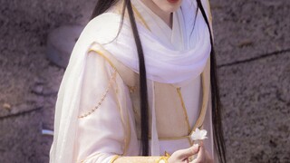 Why quit the circle? Lock me up in Hengdian!!!