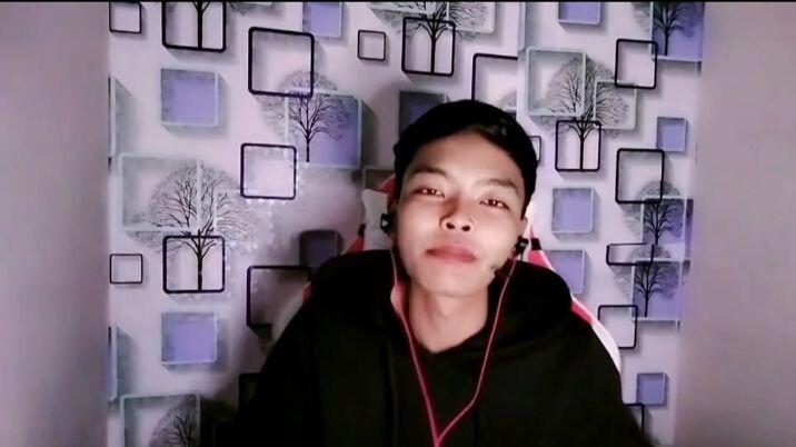 hi bstation, hi semuanya salam kenal , dan jangan lupa follow terima kasih 🙏🏻🙏🏻