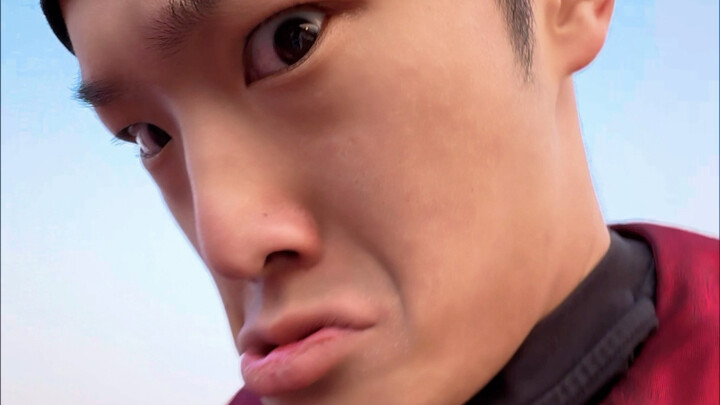 أبطال العالم يتدفقون كالأسماك في النهر.