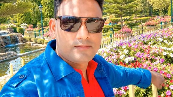 যখনই প্রথম দেখেছি