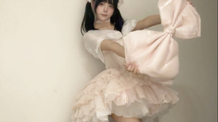 Mizuki Kanzaki Makes Her Debut