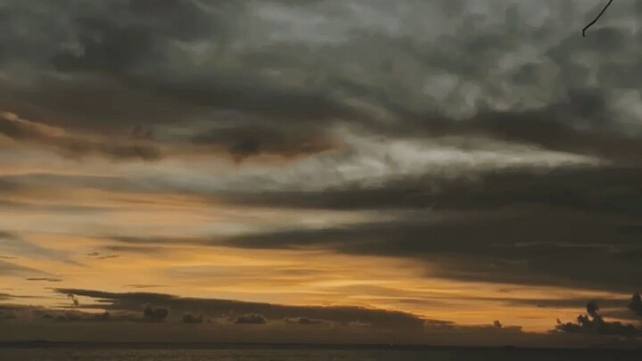 sore di pinggir pantai