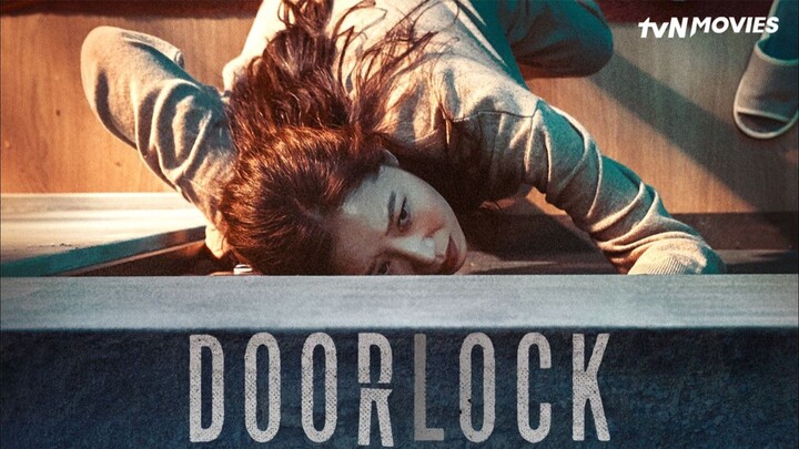 seorang wanita ditemukan terikat diatas ranjang - door lock