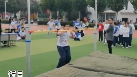 Anak laki-laki melakukan lompat tinggi dengan sangat mulus, memukau seluruh penonton #SaatnyaMenunju