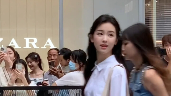 Nói nữ chính trong tiểu thuyết đã bước vào đời thực cũng không ngoa. Liệu chúng ta có thể tìm kiếm n