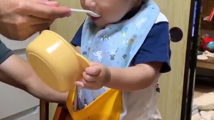 Công dụng thực sự của chiếc yếm bầu, chẳng lẽ đây chính là “ăn không hết thì phải bê đi” trong truyề