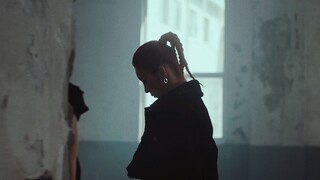 ITZY YEJI "Crown On My Head" M/V