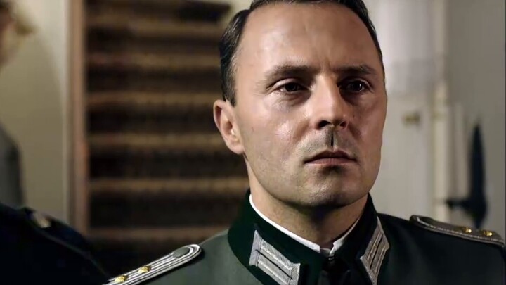 نحن الثلاثة في المستقبل...