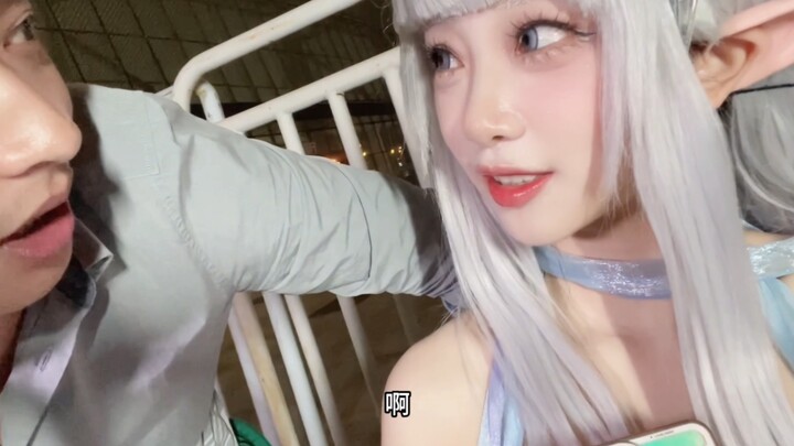 Saling memberi jalan keluar