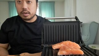 ASMR EATING SOUNDS - GRILLED SALMON BURGERS