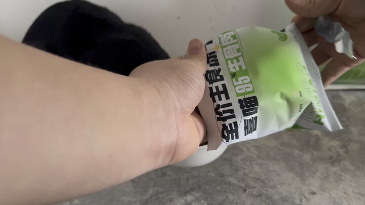 Cứ ăn đi, anh bạn!