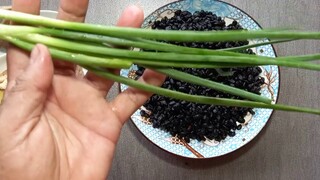 Hai món chay. bông hành xào nấm. tàu xì để ăn lâu