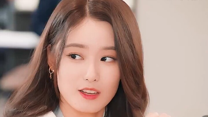 The scheming woman mocked the female lead for having a tacky bag, but after finding out the female l