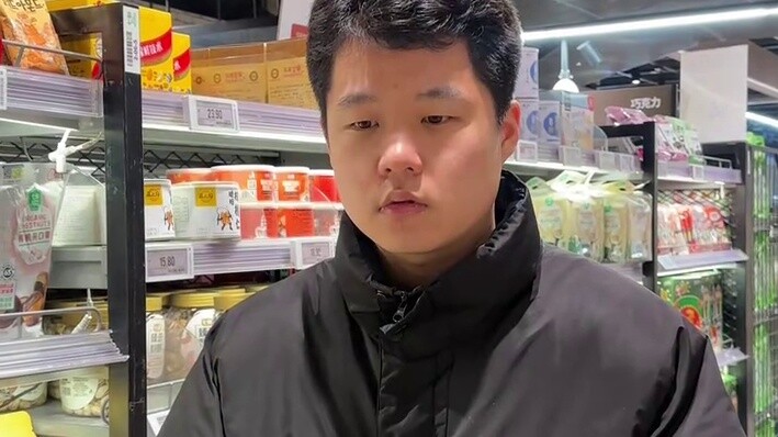 I don’t even have the nerve to go to the supermarket even if I don’t have a girlfriend.