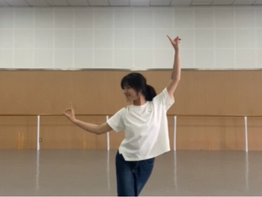 If you danced this during军训, you’d charm so many people…