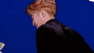 [Jackson Wang] "Anh ấy đẹp trai và có thể hát, nhảy và đấu kiếm. Quá đáng."