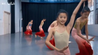 Dai Ethnic Dance: The Little River Twists and Turns (For Personal Use)