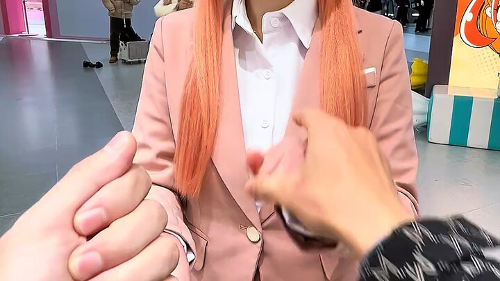 A girl’s blush says more than any love confession—performing magic tricks for strangers.