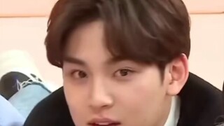 糟糕，小狗尾巴漏出来了