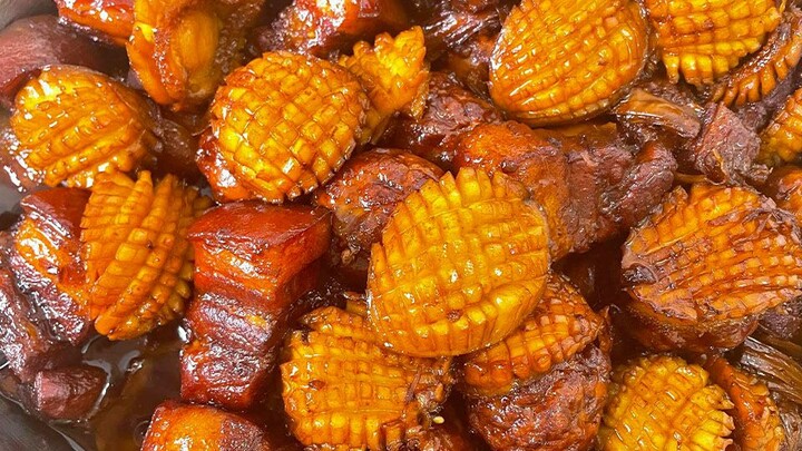 من يستطيع أن يرفض الأُخطبوط في لحم الخنزير المُحَمَّر؟!