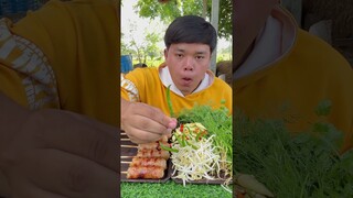 ใส่กรอกอิสานปิ้งใหม่ๆ กินกับหมากพริ้กลูกโดด
