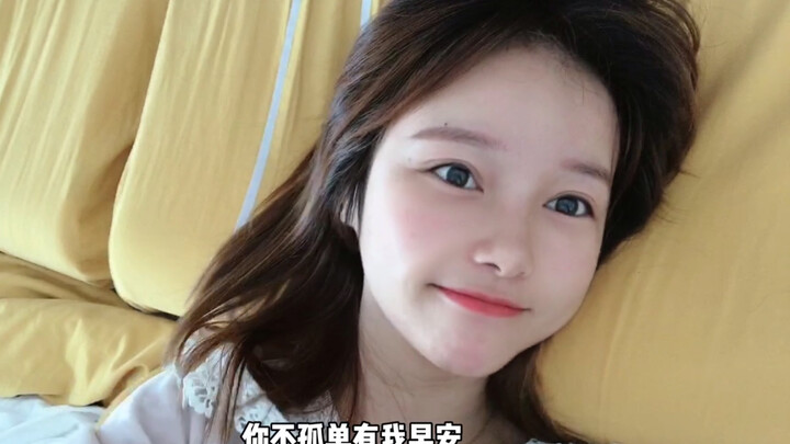 Eating alone, shopping alone, running the shop all by myself. A lonely city, a lonely soul.