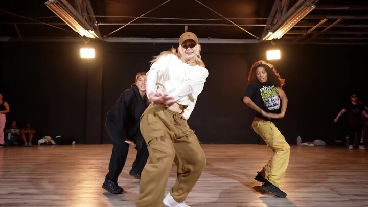 «كوريو - معاينة التعليم» مجنون في الحب - تصميم الرقصات من قبل ألكسندر تشونغ | تعليم كامل لمدة 27 دقي