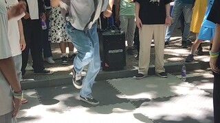 Dalian University of Technology Carnival: [Passerby's View] The street dance is so cool!!!