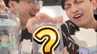 这俩人抽鬼灭 一个哭一个笑...