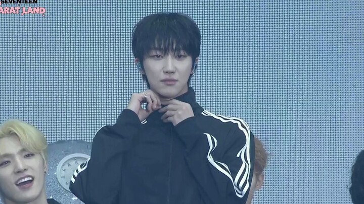 Seo Myung-ho covers (G)I-DLE’s “Nxde” at CARAT LAND Day 3