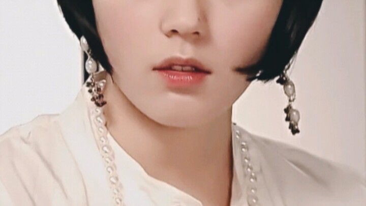 I’m so gorgeous—I still freak myself out every time I look in the mirror!!!