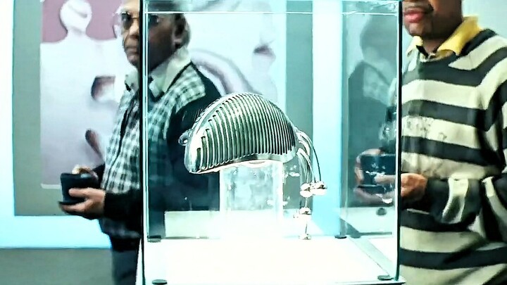 Di masa depan, bagian tubuh para miliarder yang rusak ternyata bisa digantikan oleh organ biometrik;