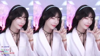 berry0314 - I Love You 2NE1