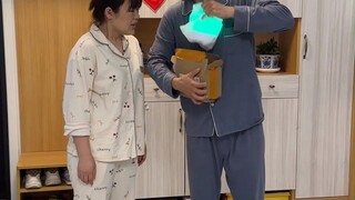 Everything is so smart these days! Check out the smart speaker bought by the "Online Shopping King"!