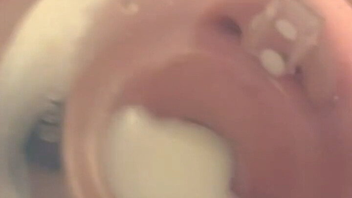 I almost vomited when I saw my baby drinking milk. Are you leaking gas?