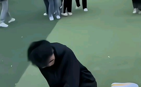 رهاب الاجتماع؟ أم أن المجتمع هو من يشعر بالخوف؟