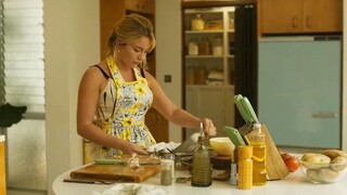 女人捏碎一个鸡蛋，竟然发现了这个世界的真相，2022最新悬疑片。