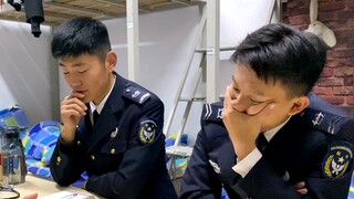 Mahasiswa membuat ulang adegan terkenal dari Renaissance Putri Duyung